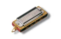 HOHNER LITTLE LADY 39/8 (M39000)-Мини губная гармошка-брелок,8 язычков,Платы – медь (0,9мм),Корпус – дерево (груша).Тональность – С
