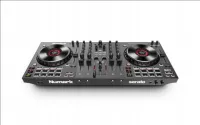 Numark NS4FX - 4-канальный DJ-контроллер, 2 сенсорных 6-дюймовых джога с цветными дисплеями, 16 пэдов, звуковой интерфейс 44,1 кГц и 24-бита, 2 микрофонных входа, RCA и XLR выходы, 2 выхода на наушники: 6,3 мм и 3,5 мм, ПО Serato DJ Lite