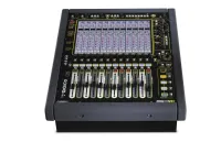 X-SD11-WS  SD11 Цифровой микшерный пульт в транспортной упаковке.