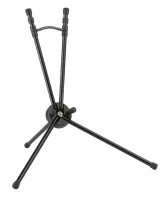 Konig&Meyer 14350-000-55 подставка для тенор саксофона, черная Saxxy, стальная, высота 420 мм, вес 0,58 кг, с чехлом для хранения