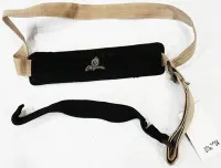 Classical guitar strap Magma MPC04 - Ремень для классической гитары из тканого полипропилена с кожаной подкладкой и крючком с одной стороны. Цвет бежевый
