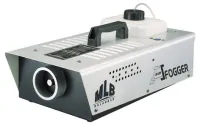 MLB AB-1200 Дым машина, 2л емкость для жидкости, 1200Вт, 6.8кг., проводной ПДУ, радио ПДУ, время нагрева 10 мин. выход дыма на 10 м