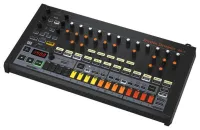 BEHRINGER RD-8 классическая аналоговая драм-машина с 16 звуками барабанов, 64-шаговым секвенсором и 2-х режимным фильтром
