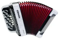 HOHNER Nova III 96 (A4271) white - кнопочный аккордеон 7/8, трехголосный, в правой клавиатуре - 72 кнопки, 5 регистров, в левой клавиатуре - 96 басов, 3 регистра, цвет белый, B-stepped, вес 7,6 кг.