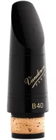 Clarinet mouthpiece Vandoren B40 CM307 - Эбонитовый мундштук для кларнета. Традиционный клюв, средне-открытая пасть и средне-длинная выточка. Более широкий фасет, чем у B45
