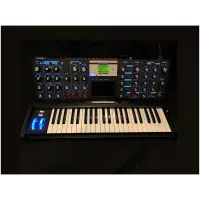 MOOG Voyager Electric Blue Edition - Синтезатор аналоговый