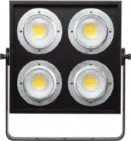 STAGE 4 DIGIFLASH 4000 Профессиональный LED блиндер с 4-мя светодиодными матрицами. Источник света: 4 х100Вт SMD LED, цветовая температура: 3000 K, освещенность: 1246 Lux/5 м, угол луча 48,5', DMX/512: 1/2/4/7 кан., Master/Slave, строб 0-30 Гцб, IP20, эне