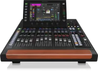 BEHRINGER WING COMPACT - 48-канальный, 28-шинный цифровой стереомикшер с 24 предусилителями Midas PR