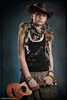 ArdiMusic Женский топ размер XS (40) рисунок "Гитара из страз" цвет черный