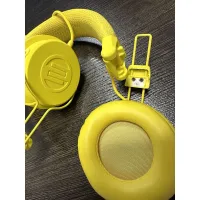 Reloop rhp-6 yellow (уценка)  причина уценки крошится пластик около винта крепления наушников.