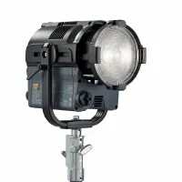 ETC fos/4 Fresnel, 7 in, Lustr X8 Прожектор линзовый светодиодный, студийное исполнение. Источник света - LED-матрица (170 Вт) с синтезом цвета RGB-CIAL-Dr (Красный, Зеленый, Синий, Голубой, Индиго, Янтарный, Лайм, Глубокий красный), срок службы (рейтинг