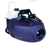 LM50010 Генератор дыма 1200W. Производительность 500 м?/мин, выброс дыма до 10 м, емкость 2 л., время разогрева 10 мин. Вес 7 кг. В комплекте проводной пульт управления и радиобрелок.