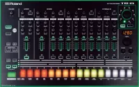 ROLAND TR-8 - Драм-машина