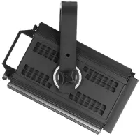 ИМЛАЙТ ARTLIGHT 500 Театральный прожектор с каменистой линзой на лампе GY-9.5 300/500 Вт (М/38, М/40, Т/18, Т/25). Угол раскрытия луча 7-35 град (винтовой механизм), типичная рабочая дистанция 3-10 м. Сетевой шнур с 3-х полюсной вилкой 1,5 м. В комплекте