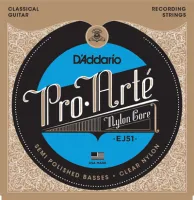 Classical guitar string set D'Addario Pro-Arte EJ51 - Струны для классической гитары с прозрачными нейлоновыми верхами и басами на нейлоновой основе с идеально полированной посеребренной медной обмоткой для звукозаписи. Сильное натяжение .029-.042