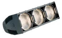 ETC 3-Cell w/ 3 bare-end input/output leads CE Прожекторы 3-х секционные MultiPAR в софитном исполнении, 575/750 Вт, без ламп, без креплений.