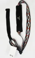 Classical guitar strap Magma MPC08 - Ремень для классической гитары из тканого полипропилена с узором Pampa с кожаной подкладкой и крюком с одной стороны. Цвет черный