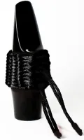 Alto saxophone ligature Bambu AA01 - Woven ligature with two tie cords for alto saxophone. Black color