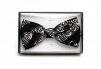 Бабочка искусст.шёлк Ноты чёрная широк. в подарочной упак.