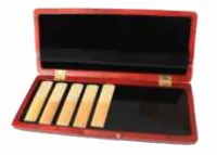 Clarinet reed case Rigotti EC/10WN - Wooden box for clarinet reeds. For 10 reeds, natural