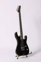 Pierre Cesar MEC9430 BKG электрогитара, 6 струн,мензура 648 мм, корпус Stratocuster и гриф из твердого дерева, накладка грифа палисандр, звукосниматели SSH, цвет черный глянцевый. Китай
