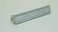 Светильник Arch-Line 150 N-90 STm lyre - Архитектурный светодиодный светильник с углом раскрытия 90 град., настенное крепление, потребляемая мощность 120 Вт  220 V, степень защиты IP66. Световой поток 13650 Лм. Цветовя тмпература 5000К (нейтральная). Разм