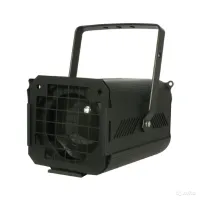 Elation TSP2000PC-B  прожектор театральный, мощность 2000Вт, линза PC