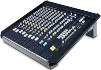 W4122 (WZ4 12) /8 моно, 2 двойных стерео входа, 6 AUX шин, DSP Digitech, панель вх./вых/ALLEN&HEAT