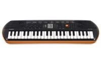 Casio SA 76  синтезатор с автоаккомпанементом, 44 клавиши, 8 полифония, 100 тембров, 10 стилей