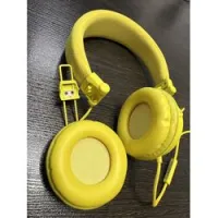 Reloop rhp-6 yellow (уценка)  причина уценки крошится пластик около винта крепления наушников