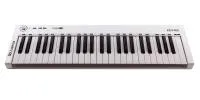 ДЕМО Уценка MIDI клавиатура [AX-1973WR_D1] Axelvox [KEY49j White] 4-октавная (49 клавиш) динамическая USB, 3 кнопки, джойстик (Pitch Bend и Modulation), 1 программируемый фейдер, вход Sustain педали, выключатель питания, питание от USB. Цвет белый.