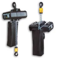 CHAIN MASTER BGV-D8+ RiggingLift U 500 кг<br> 8 м/мин. 1-цепь<br> прямое управление 400V<br> стационарный / самоподъемный режим работы<br> грузовая цепь 5,4х15 мм (длина 25,0 м<br> черная) с вертлюжным крюком<br> flip сумка для цепи 5/25<br> 2 x тормоза D