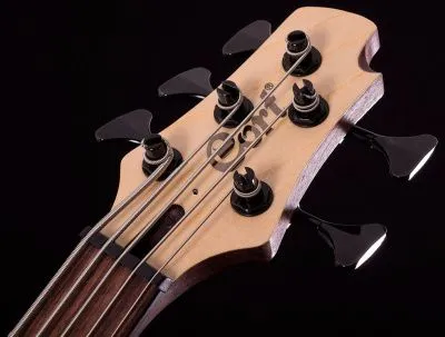 445821