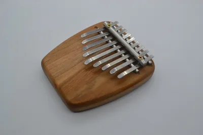 72647