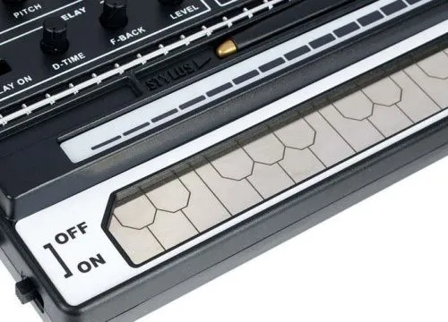 389030