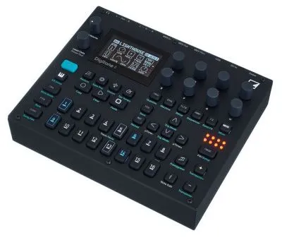 608795