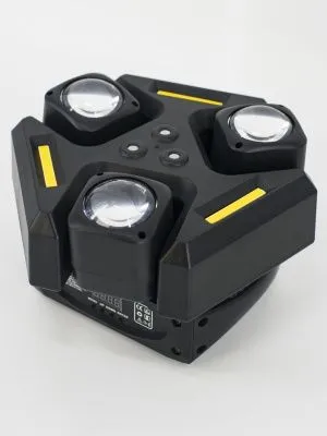 633696