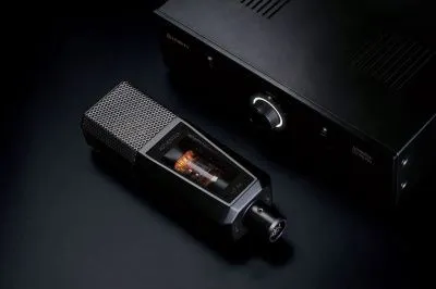 67122