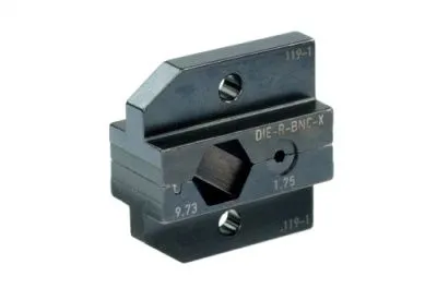563142