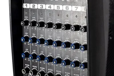 567738