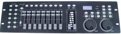 318100