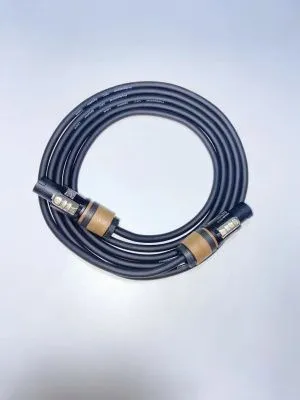 606103