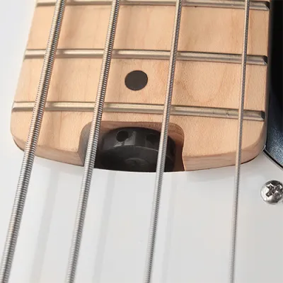 60748