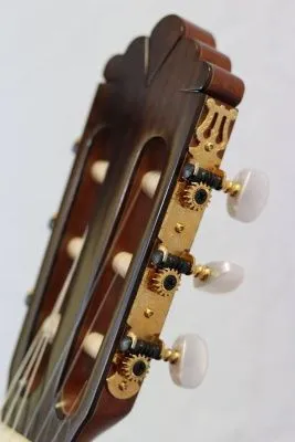 402587
