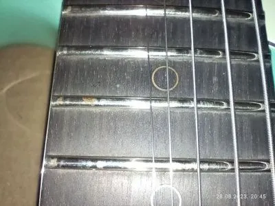 572598