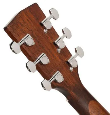 606858