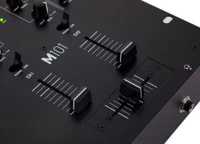 395623