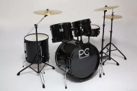 Ударная установка PC drums PCDS0901 BK [5 барабанов:22х16",16x16",13x10", 12x9", 14x5,5" цвет черный. Cтойки: под малый, журавль, прямая, хай-хет, педаль, стул, тарелки 14"HH,16" Crash,18"Crash Ride]