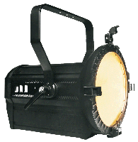 SILVER STAR SS811SW HD FREZNO ZE-3 HD Светодиодный прожектор заливающего света. Сила света  162 500 Кд при мин зуме , 6300 Lux на 15 град.,  1x300W COB white LED, ток управления 3000 мА, напряжение питания 100~240В, потребляемая мощность 300Вт., Встроенны